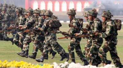 Army jawan decamps with arms in Kashmir