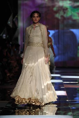 AIFW Grand Finale 5 Designer 