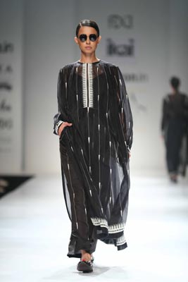 Amazon India Fashion Week:Ragini Ahuja showcases her collections