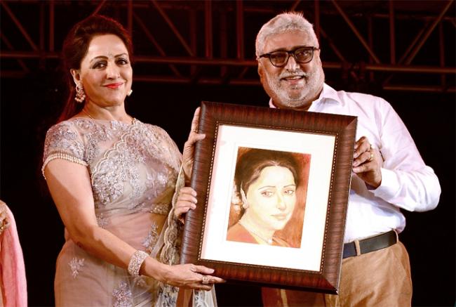 Kolkata witnesses cultural event 'Synergy' in presence Hema Mallini