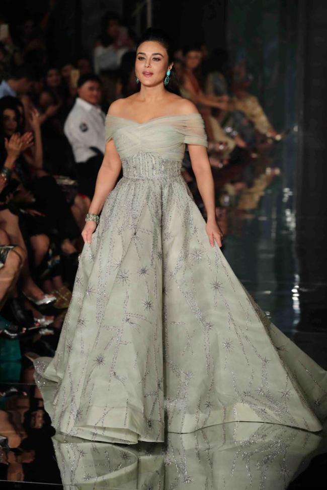 Preity Zinta walks ramp for designer Falguni Shane Peacock in Lakme Fashion Week