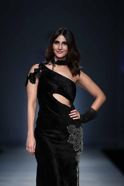 Vaani Kapoor walks ramp at Amazon India Fashion Week