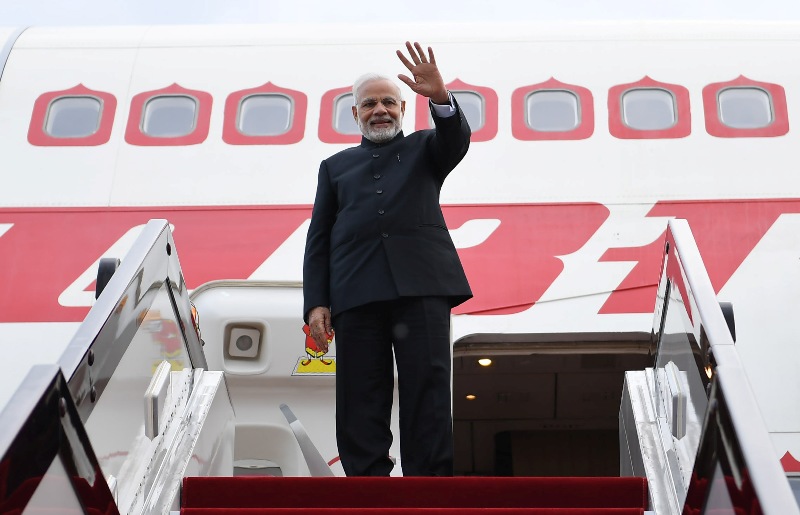  PM Modi meets Kyrgyzstan President Sooronbay Jeenbekov in SCO Summit in China 