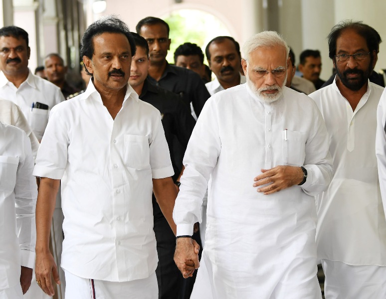 PM Modi condoles Stalin, Kanimozhi at Karunanidhi funeral 