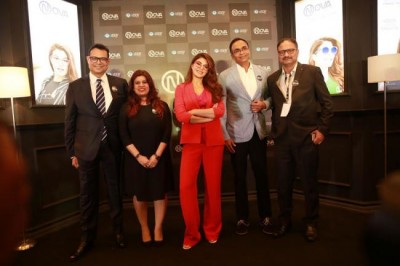 Jacqueline Fernandez goes global with Nova eyewear brand