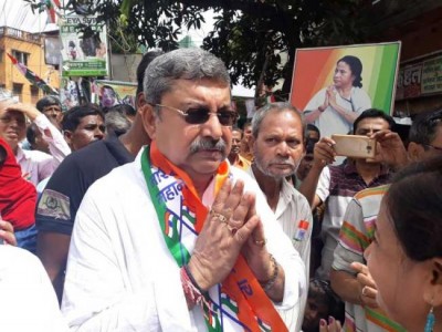 Kolkata: TMC lawmaker Kalyan Banerjee injured in road mishap