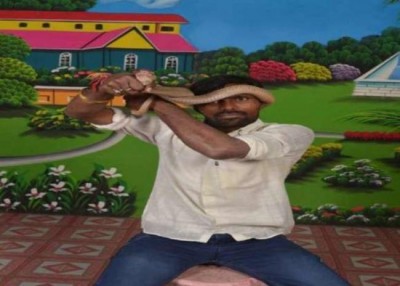Bizarre fad to play with deadly cobras costs life of Bihar youth
