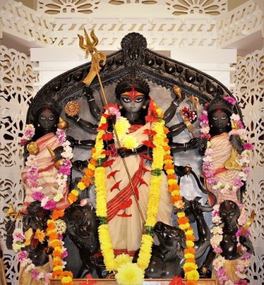 Bengali Canadians revel in Durga Puja festivities