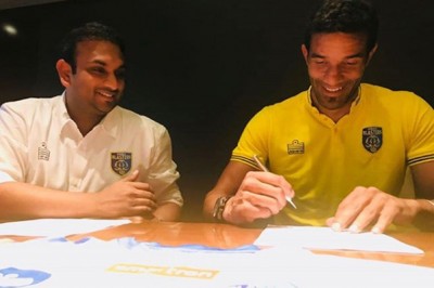Coach David James signs contract with  Kerala Blasters till 2021 