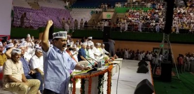 Arvind Kejriwal visits ailing Sheila Dikshit's house, enquires about her health 