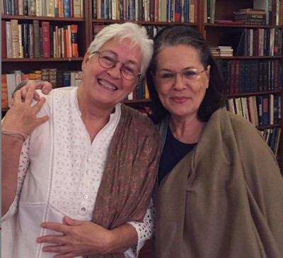 Actress Nafisa Ali diagnosed with cancer, Sonia Gandhi meets her