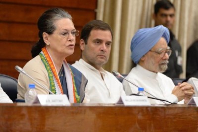 Congress leader Sonia Gandhi expresses shock over loss of  lives in New Farakka Express derailment 