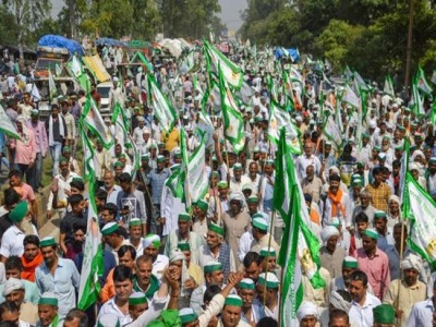Kisan rally: Agitating farmers call off protest after midnight march in Delhi