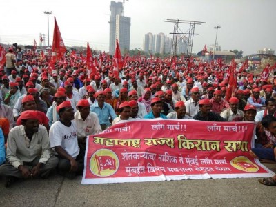 Mumbai farmers call off strike after agreement with Maharashtra government