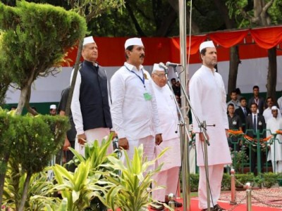Rahul Gandhi hoists Indian flag at Congress headquarters on Independence Day