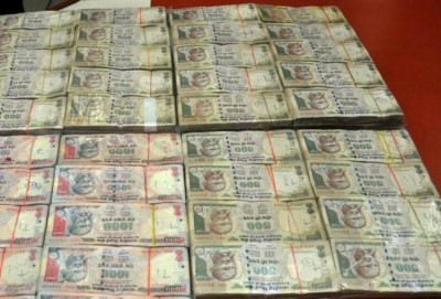 Bihar: Native village, â€˜sasuralâ€™ of IAS officer raided in graft case