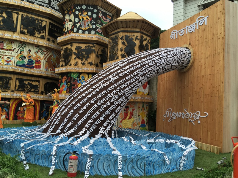 Chalta Bagan puja pandal recreates Bengali culture