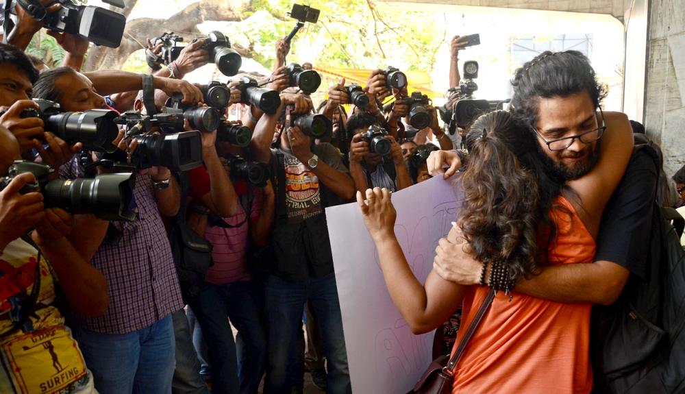 Kolkata metro harassment: Protesters indulge in hugging at Tollygunge station