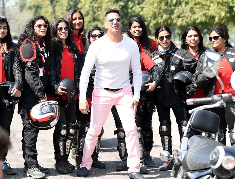  "Padman" Akshay Kumar promotes a sanitary napkin on Women's Day