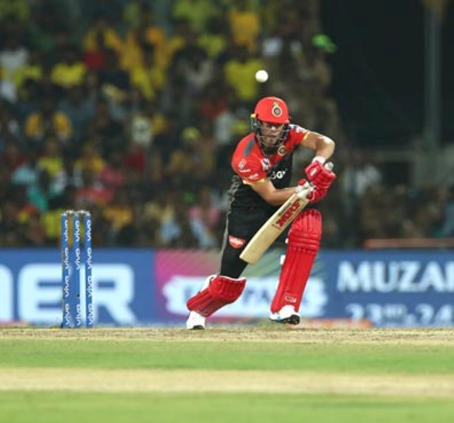 Ravindra Jadeja takes catch of AB de Villiers