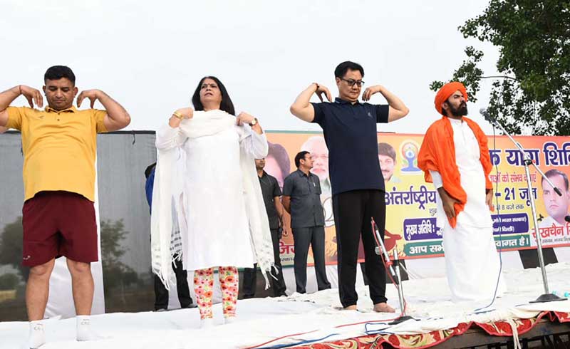 Modi leads International Yoga Day as ministers join him in performing yoga