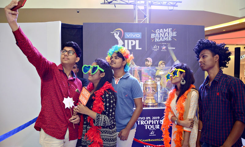 VIVO IPL 2019 Trophy Tour: Kolkata leg brings fans closer to their favorite players