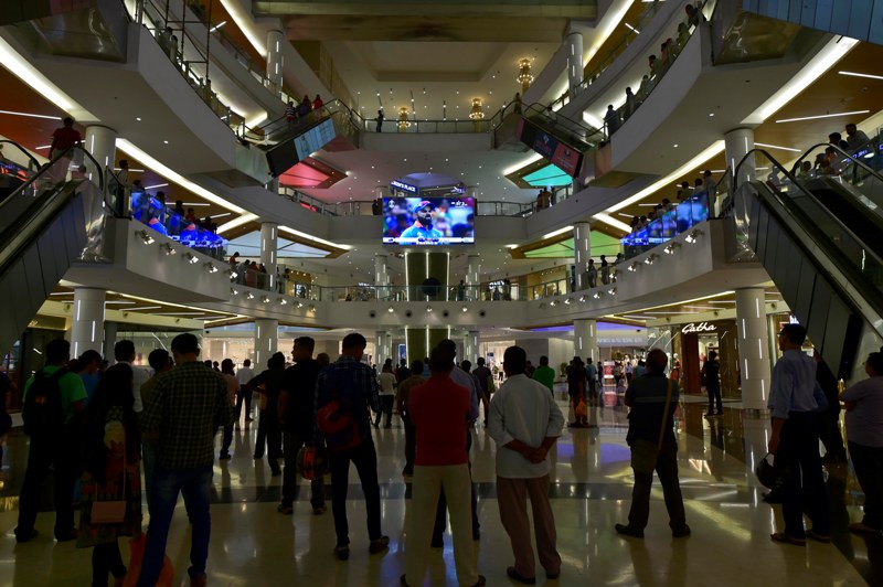 Cricket lovers across Kolkata gather at public places to enjoy India Vs New Zealand semi-final match