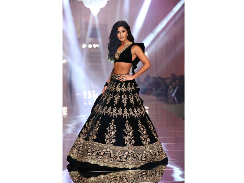 Katrina Kaif graces Lakme Fashion Week in Manish Malhotra's costume