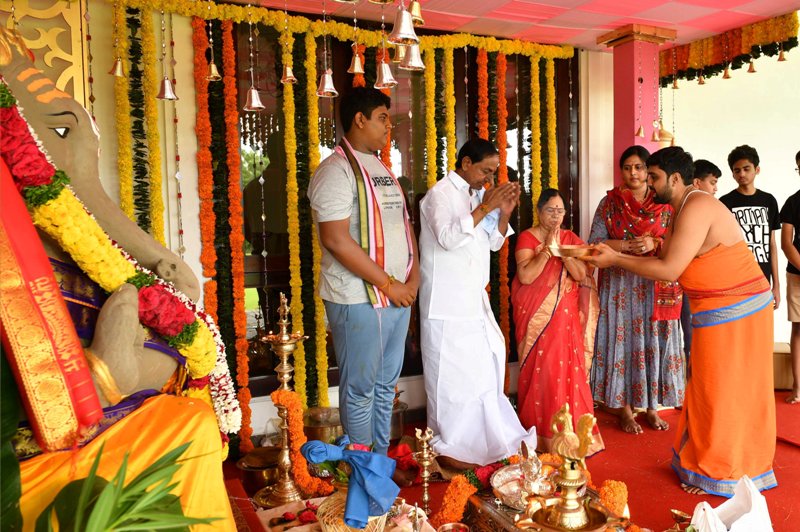 K Chandrasekhar Rao offers Ganesh Puja in Hyderabad