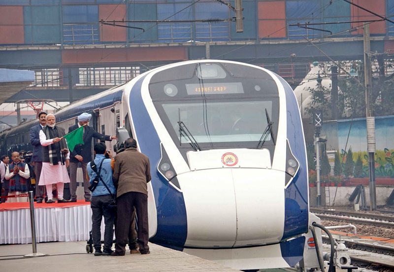 PM Modi flags off Bande Bharat Express 