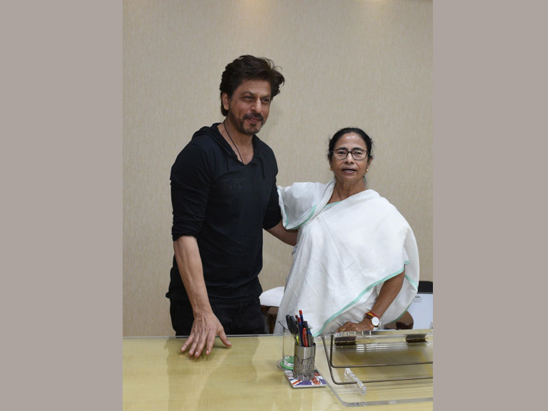 Shah Rukh Khan meets Mamata Banerjee at Nabanna
