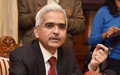 RBI cuts lending rate by 0.25%, banks and corporates react positively