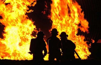 Greetings card factory catches fire in Delhi