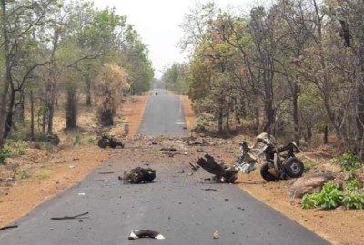 High alert in three Uttar Pradesh districts after Maharashtra Naxal attack