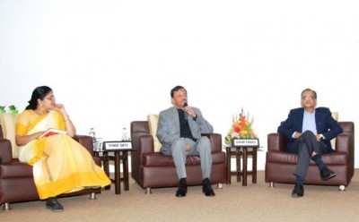 Bengal Chamber highlights the importance of political and corporate leadership in the country, awards actor Raima Sen as a youth icon