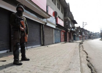 Grenade attack on police station in Pulwama, several hurt