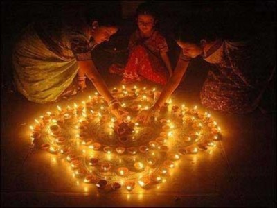 President Kovind, PM Modi greet the people on Diwali