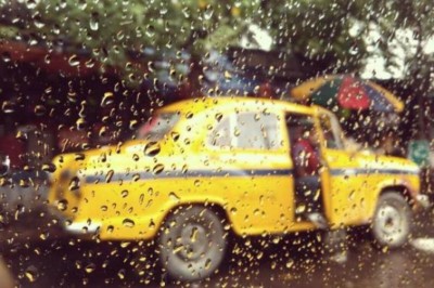 Heavy rains lash Kolkata, one person dies