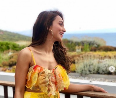 Lady in yellow: Mimi Chakraborty looks gorgeous in her latest Instagram image 