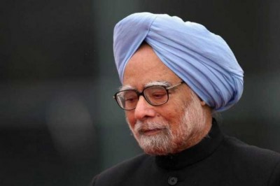 Ex-Indian PM Manmohan Singh, wife cast vote in Guwahati