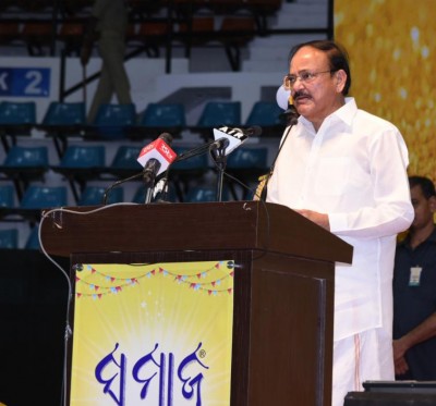Vice President Naidu asks media to shun tendency to sensationalize and present facts dispassionately
