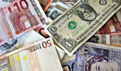 Major currencies up