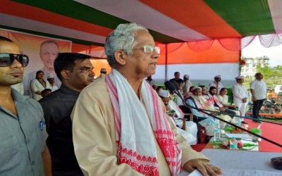 Gandhi familyâ€™s holiday row : Tarun Gogoi says it is a normal thing, not an issue