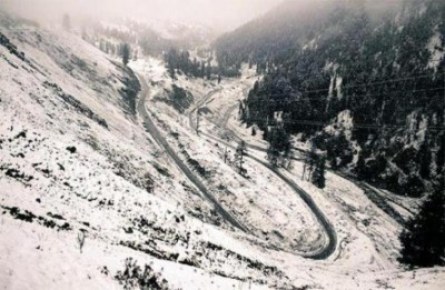 Gurez, Sonmarg receive fresh snowfall; rain lashes other parts of Kashmir