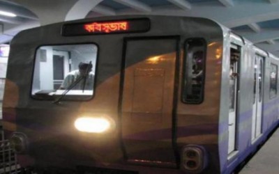 Kolkata: Suicide at metro station disrupts service