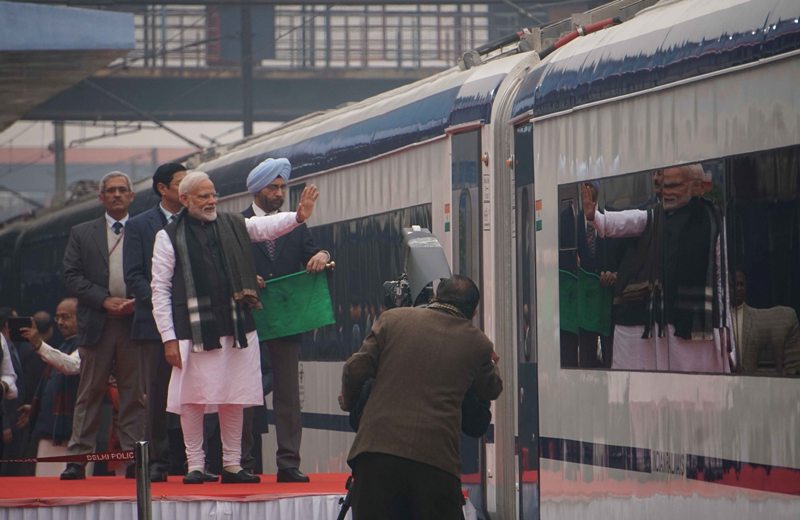 PM Modi flags off Bande Bharat Express 