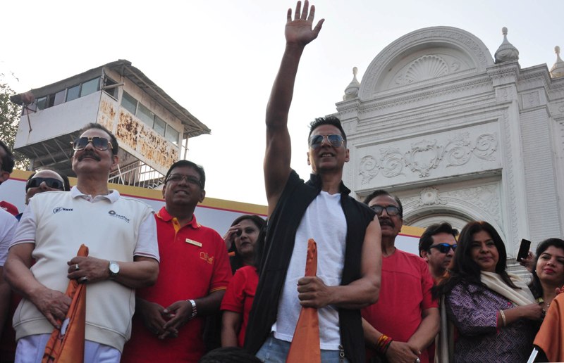  "Padman" Akshay Kumar promotes a sanitary napkin on Women's Day