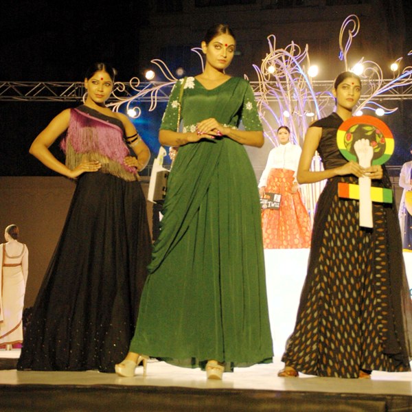 Glimpses from India of Fashion: Mar 9, 2019 