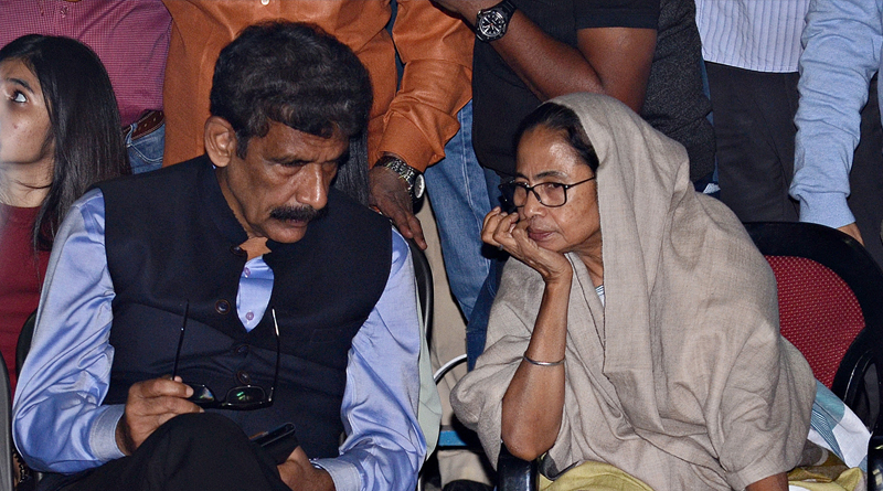  Mamata sits on dharna against CBI move to quiz Kolkata police chief