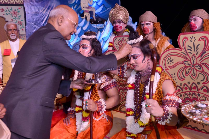 Sonia Gandhi, Prez Kovind attend Dussehra celebrations 